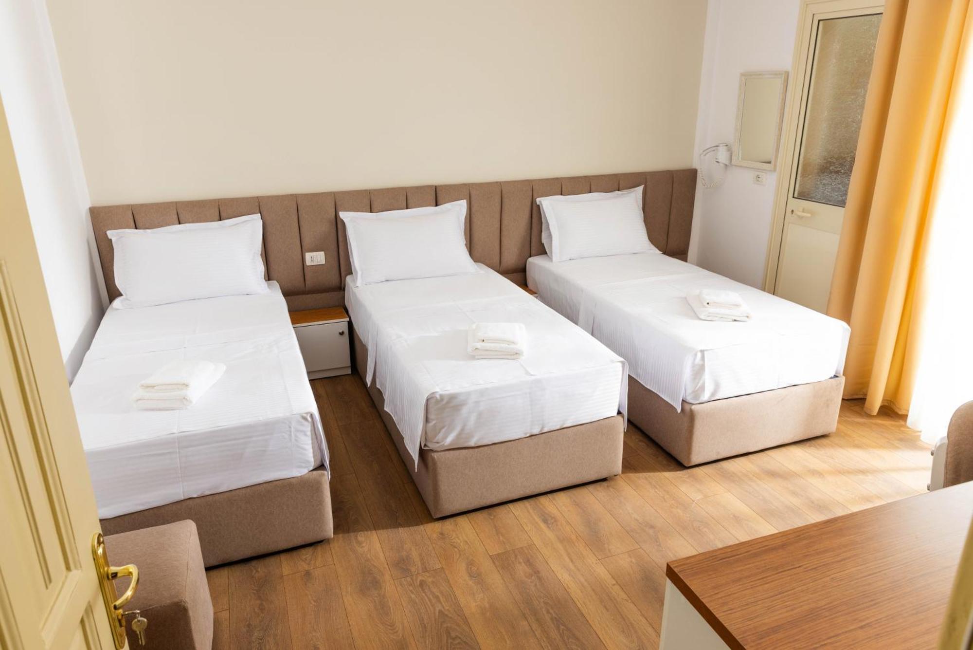 Max Hotel 2*
